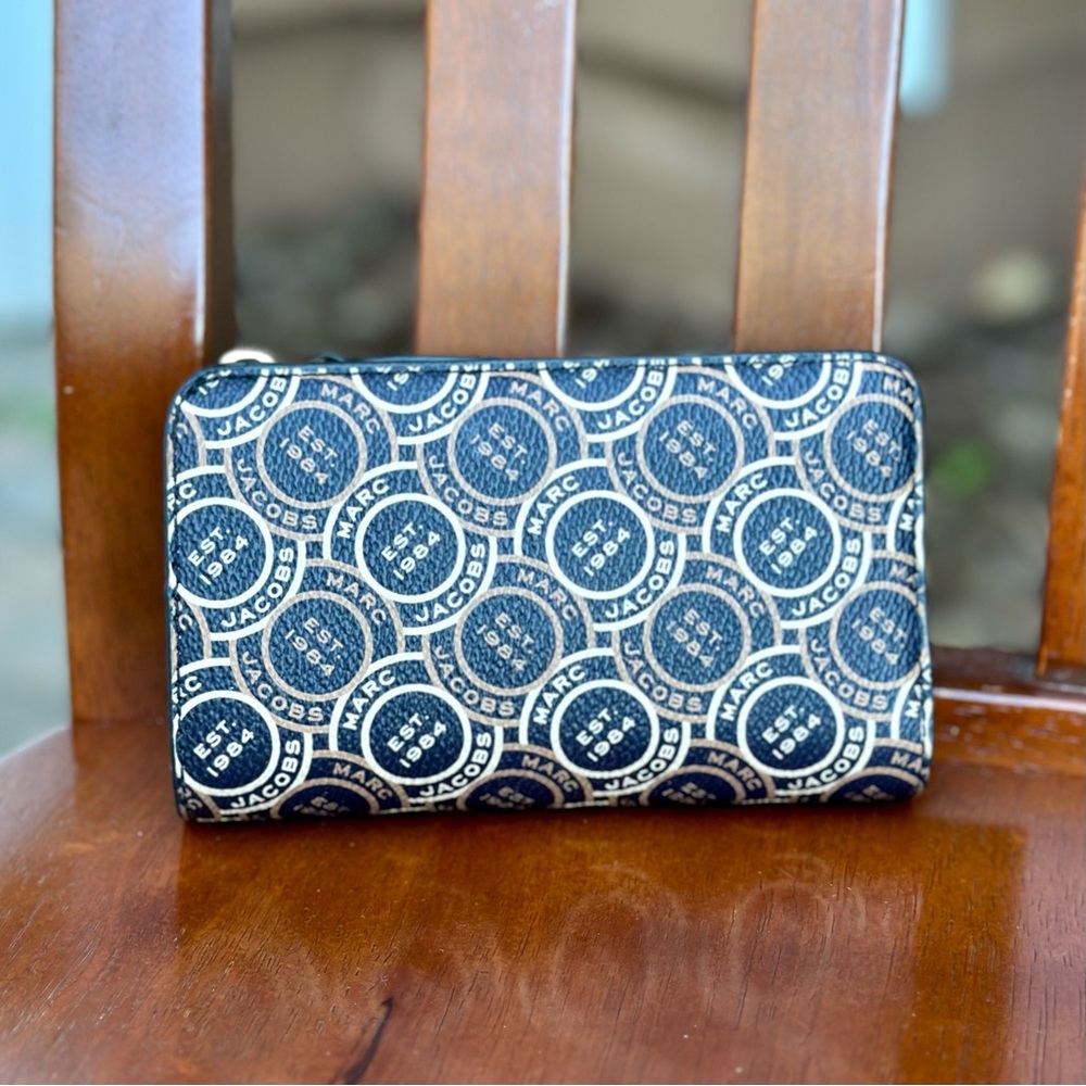 Marc Jacobs Logo Black Multi Folding Compact Wallet